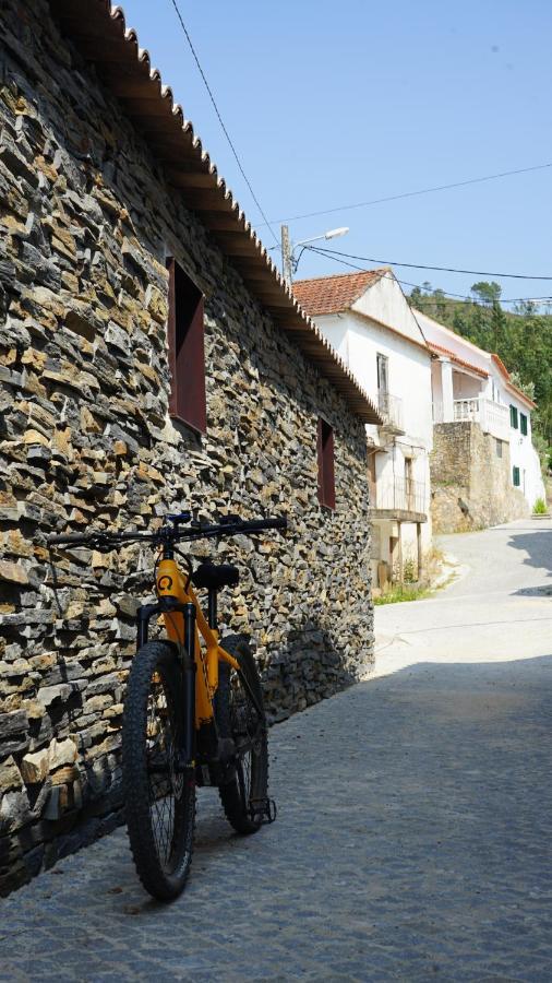 Zab Living Bed & Breakfast Vila de Rei Exterior photo